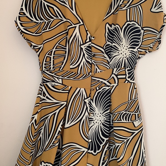 Cute dress - Picture 7 of 7